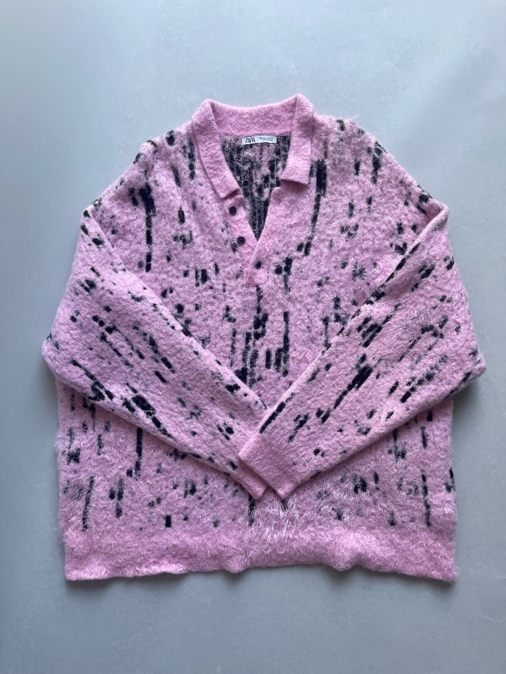Zara Man Men’s Fuzzy Knit Polo Sweater Size M Pink Black Abstract Print